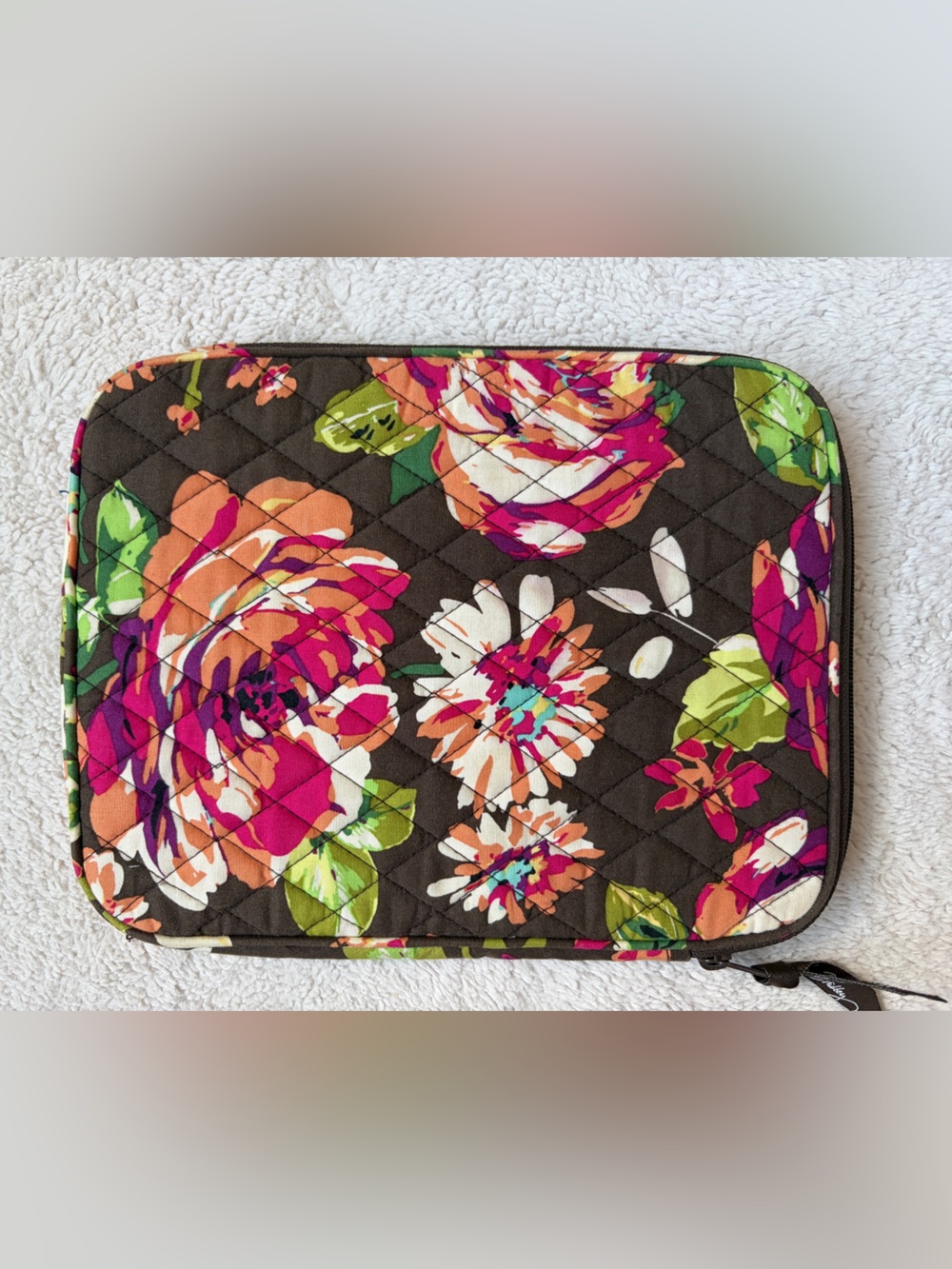 Like New Vera Bradley Retired English Rose Quilted Tablet Sleeve - Picture 2 of 9